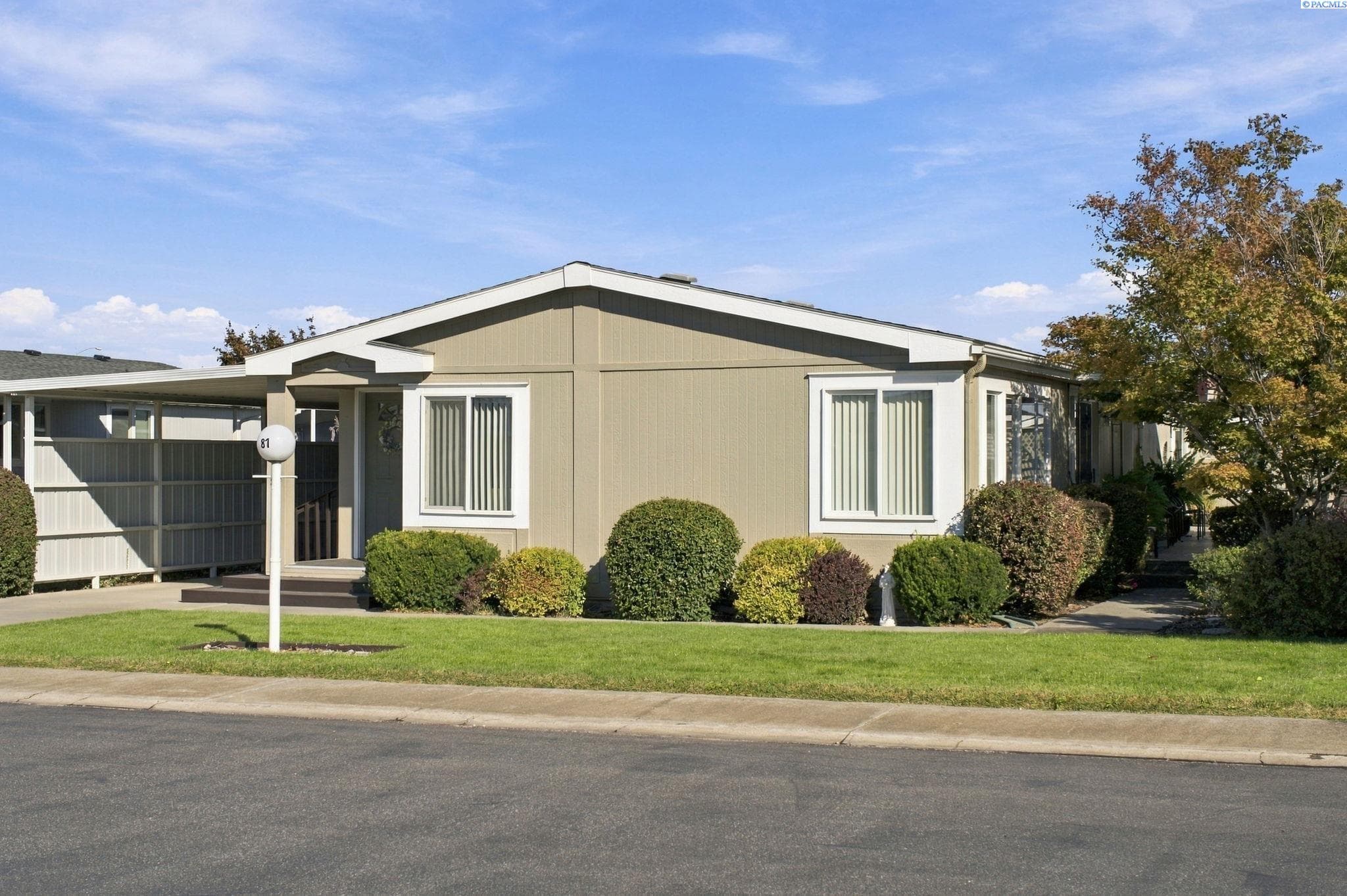 312 Columbia Center Blvd #81 — photo 1