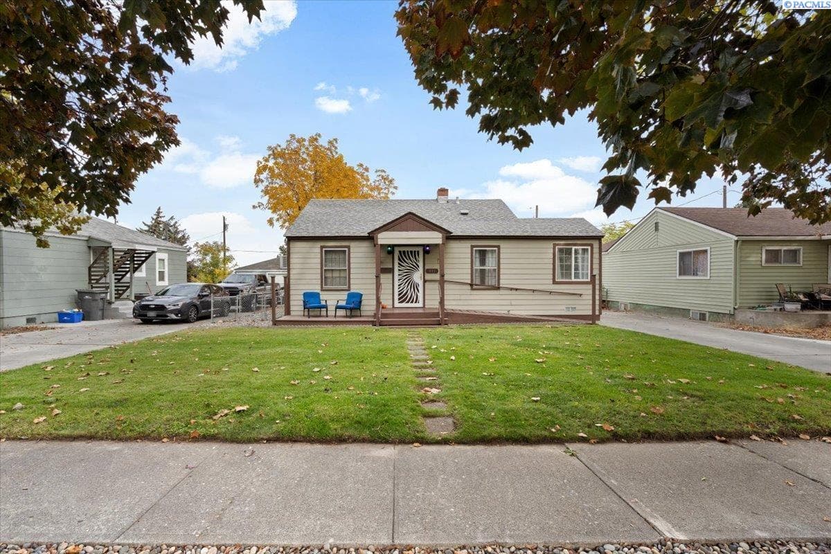 911 S Alder — photo 1
