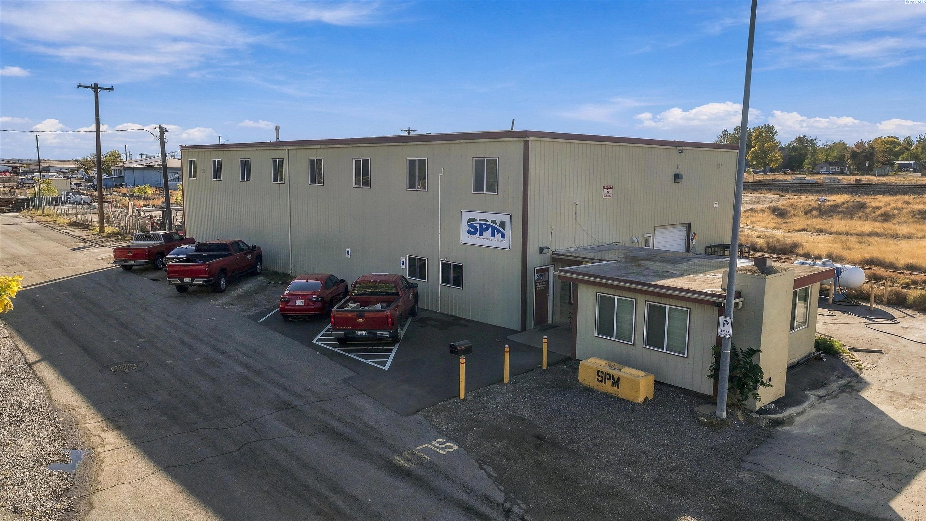 723 W Deschutes — photo 1