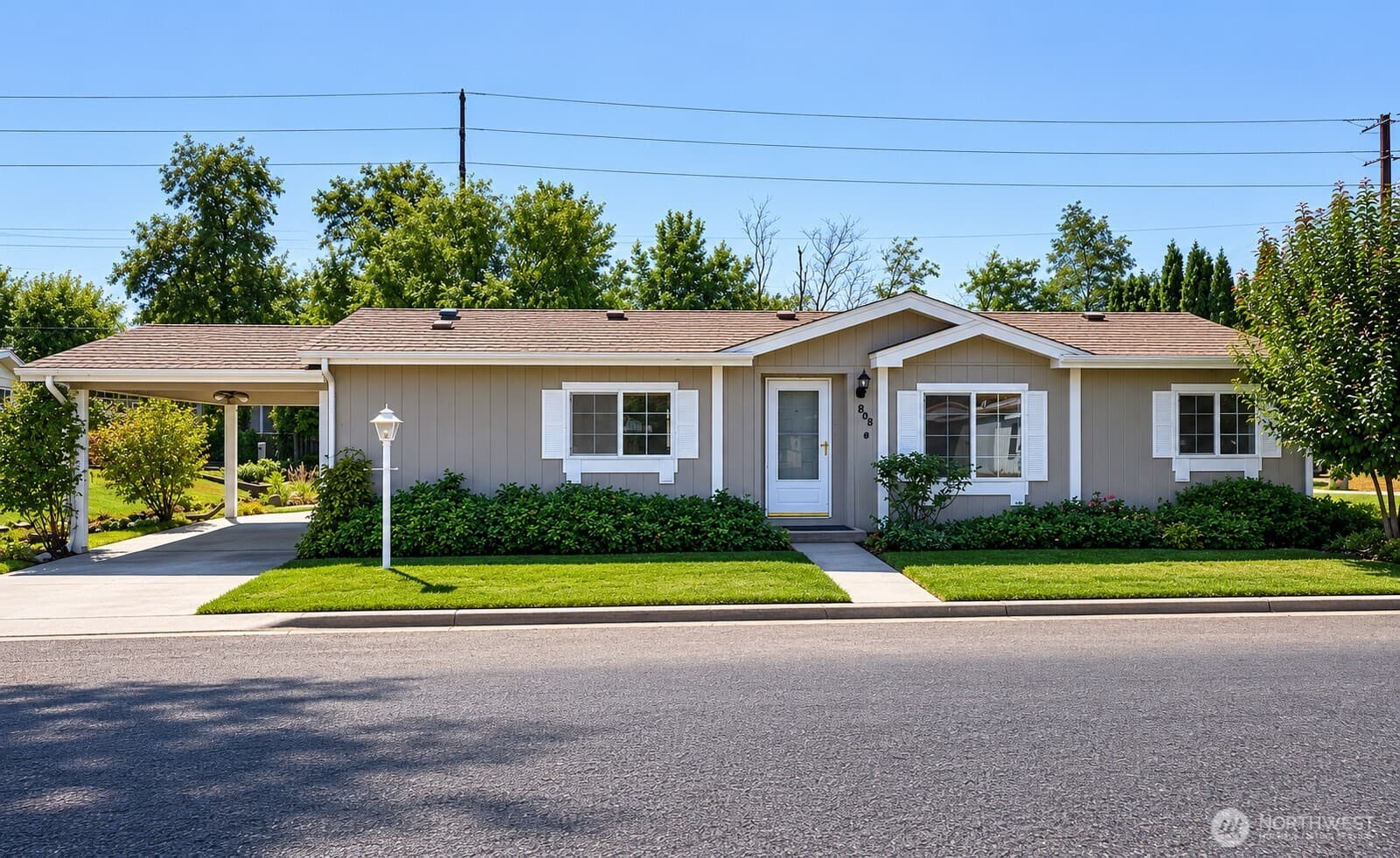 808 Mockingbird Drive