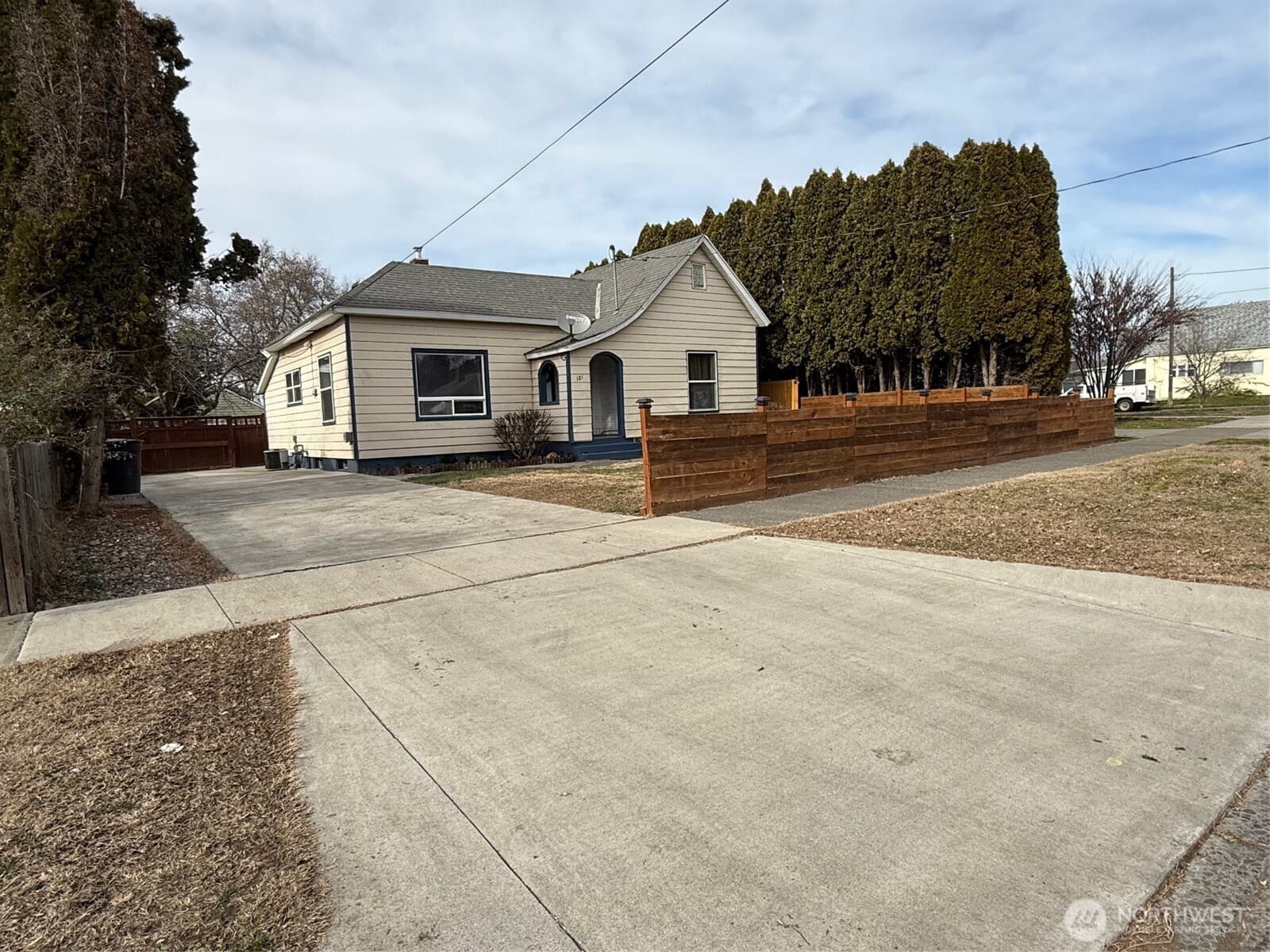 321 Oak Street