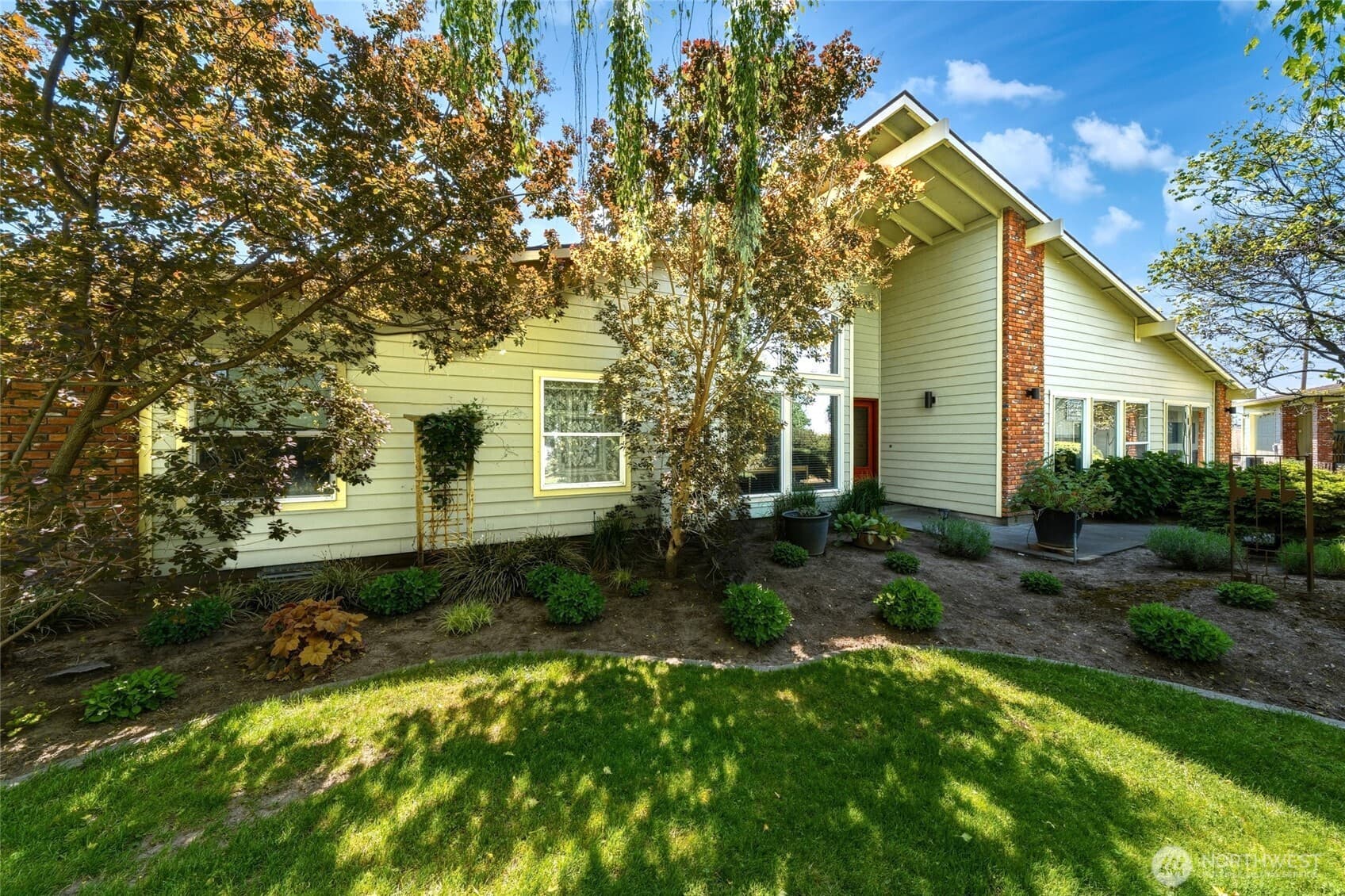 3321 Morrison Lane