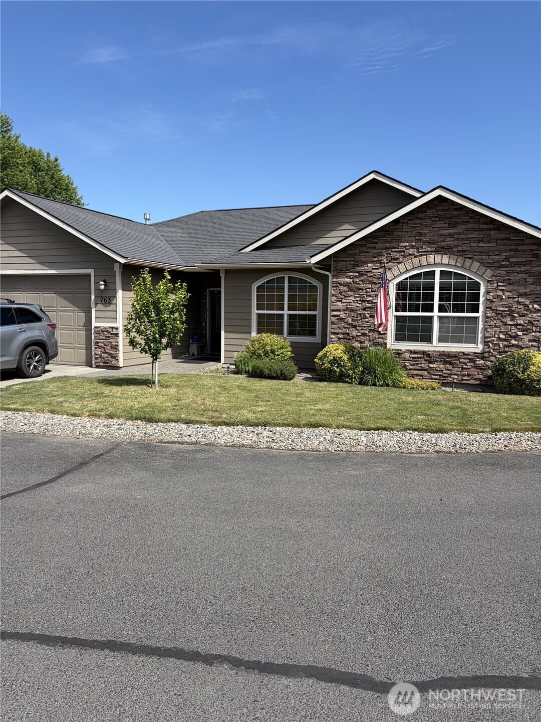 763 Bedford Loop