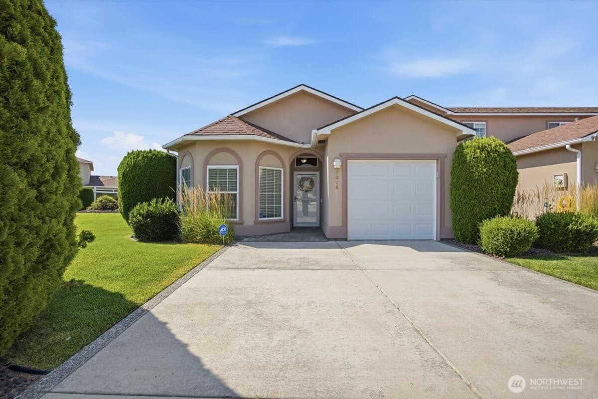 9810 Mia Lane