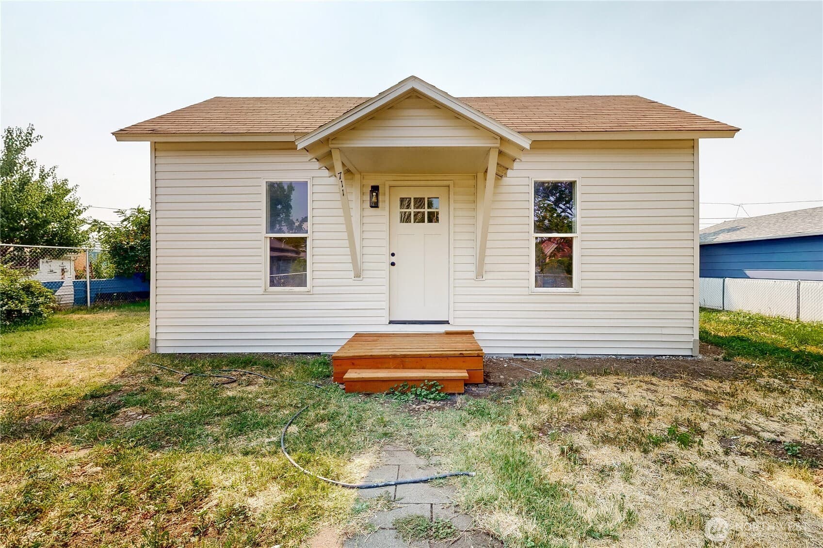 711 Robbins Street