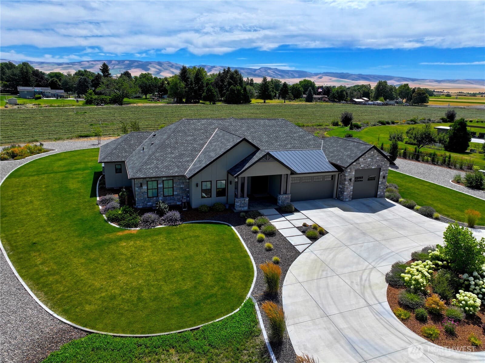 3194 Sorrel Drive