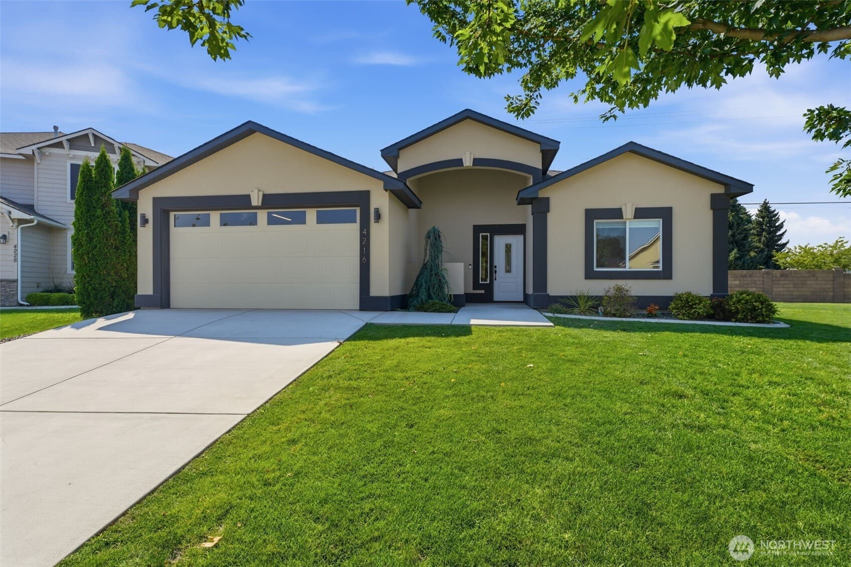4216 Conway Place