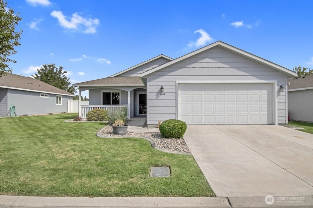 1534 Larkspur Drive — photo 1
