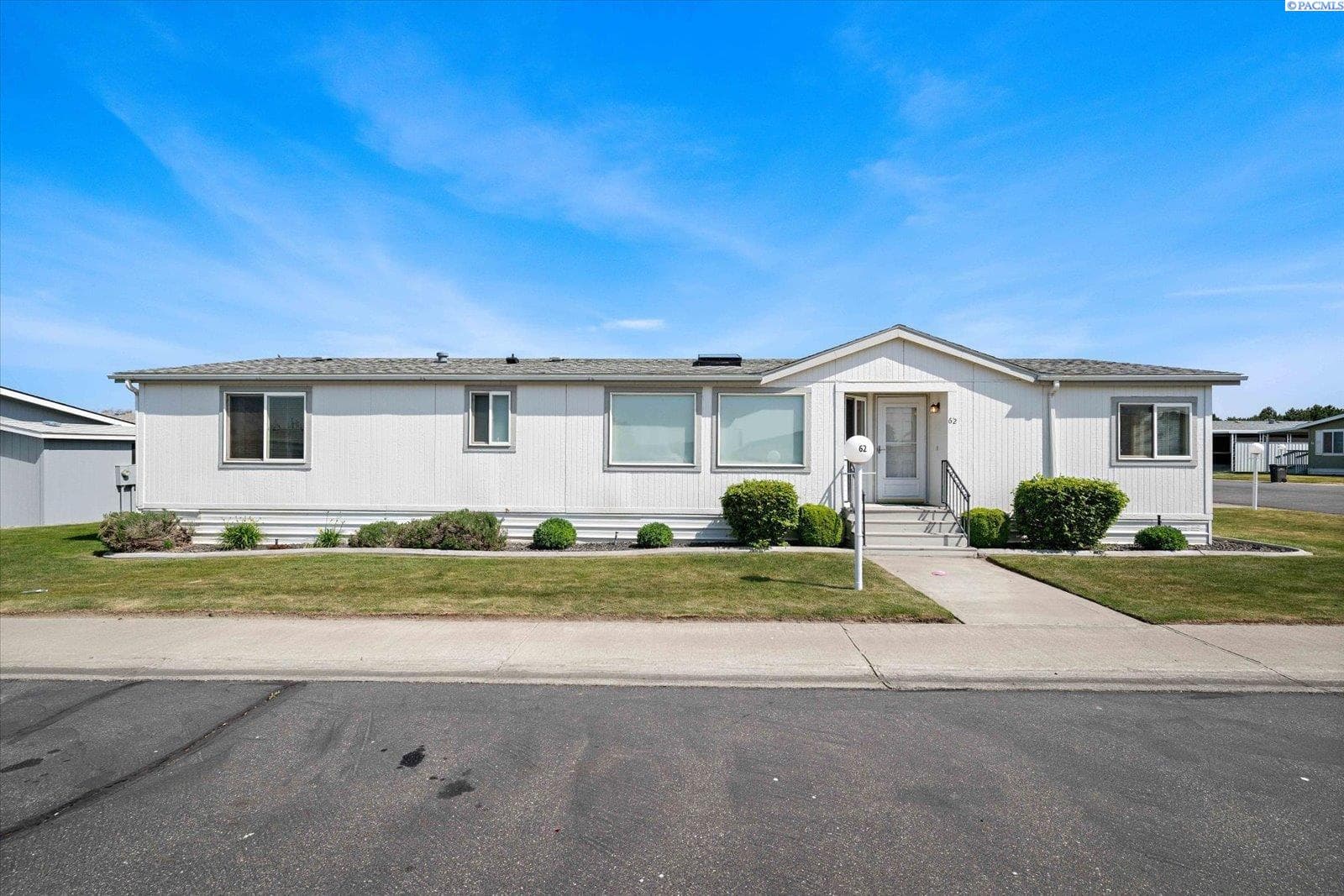 312 Columbia Center Blvd #62
