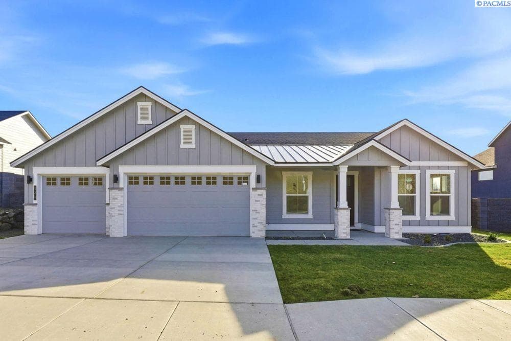 321 Epic Street — photo 1