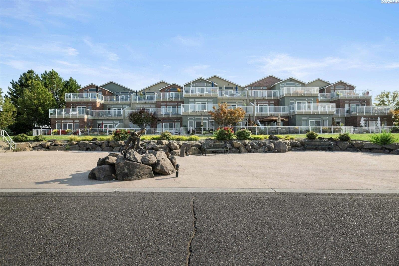 386 Columbia Point Drive