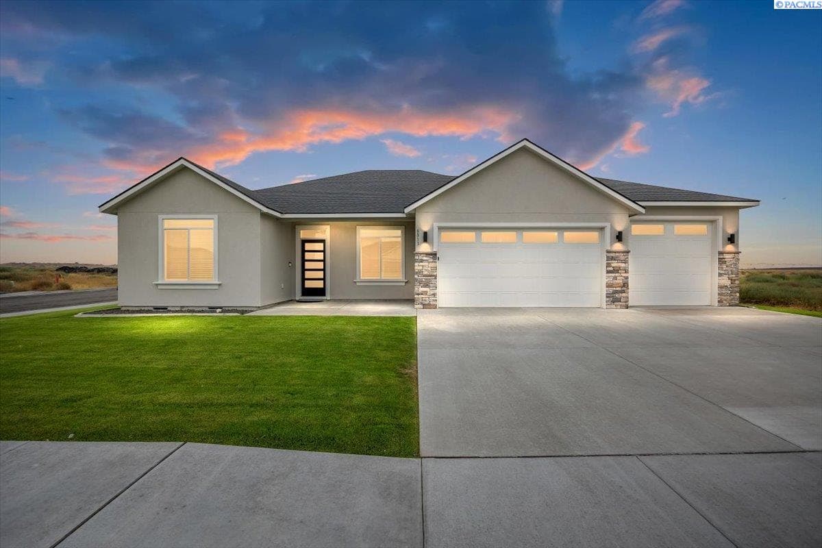 8813 Dusty Maiden Dr