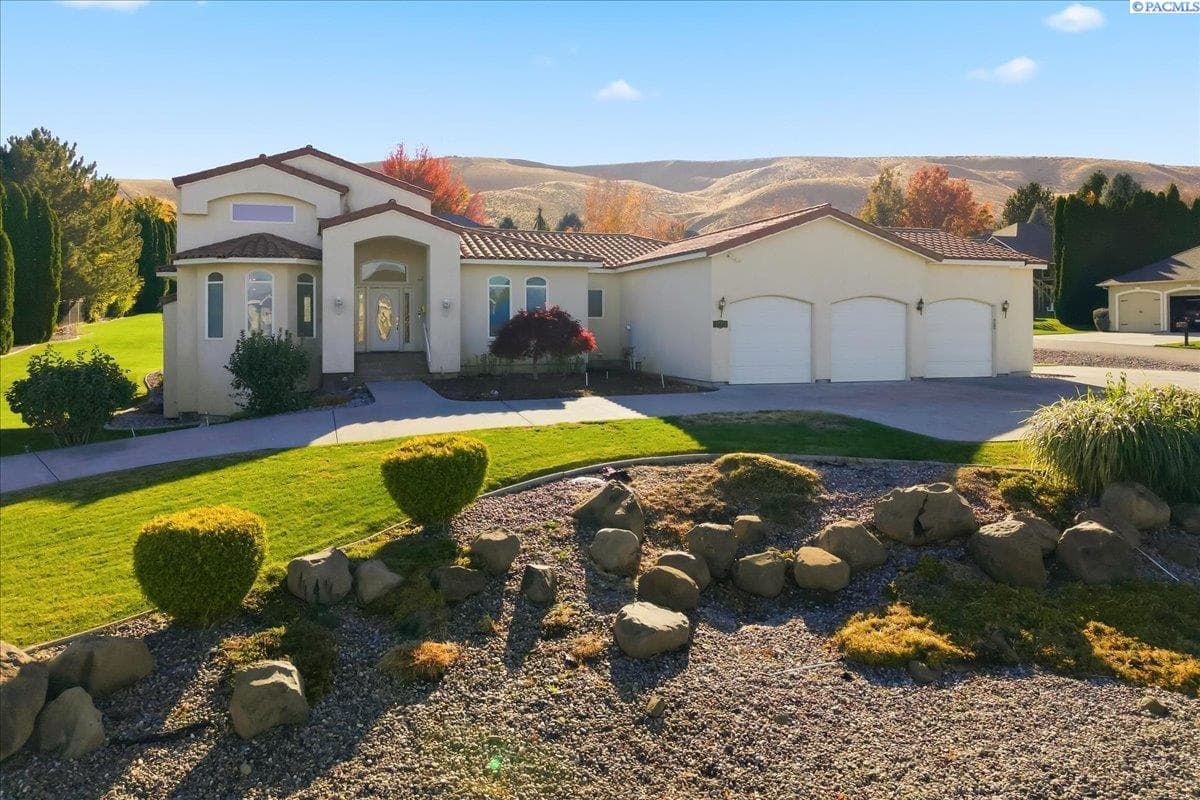 1222 Country Ridge Dr