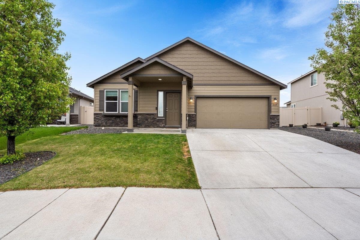 2225 23rd Ave.