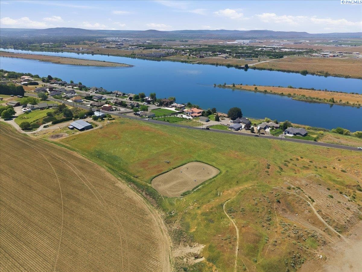 NKA Columbia River Rd