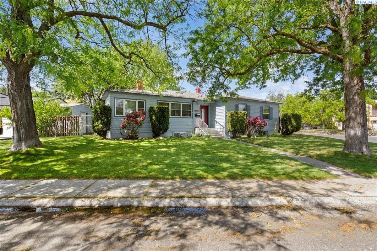 1947 Harris Ave.