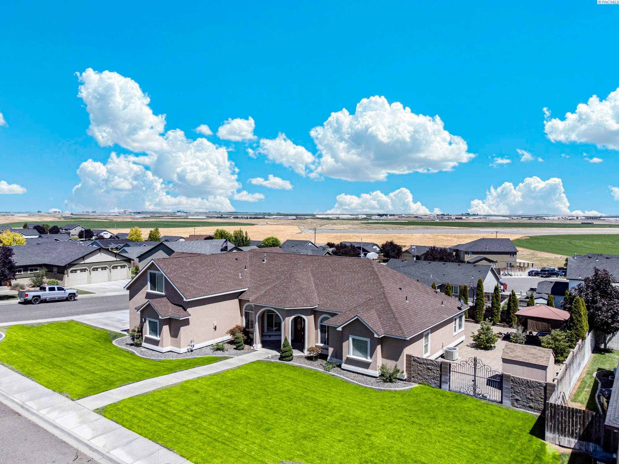 4807 Adobe Dr