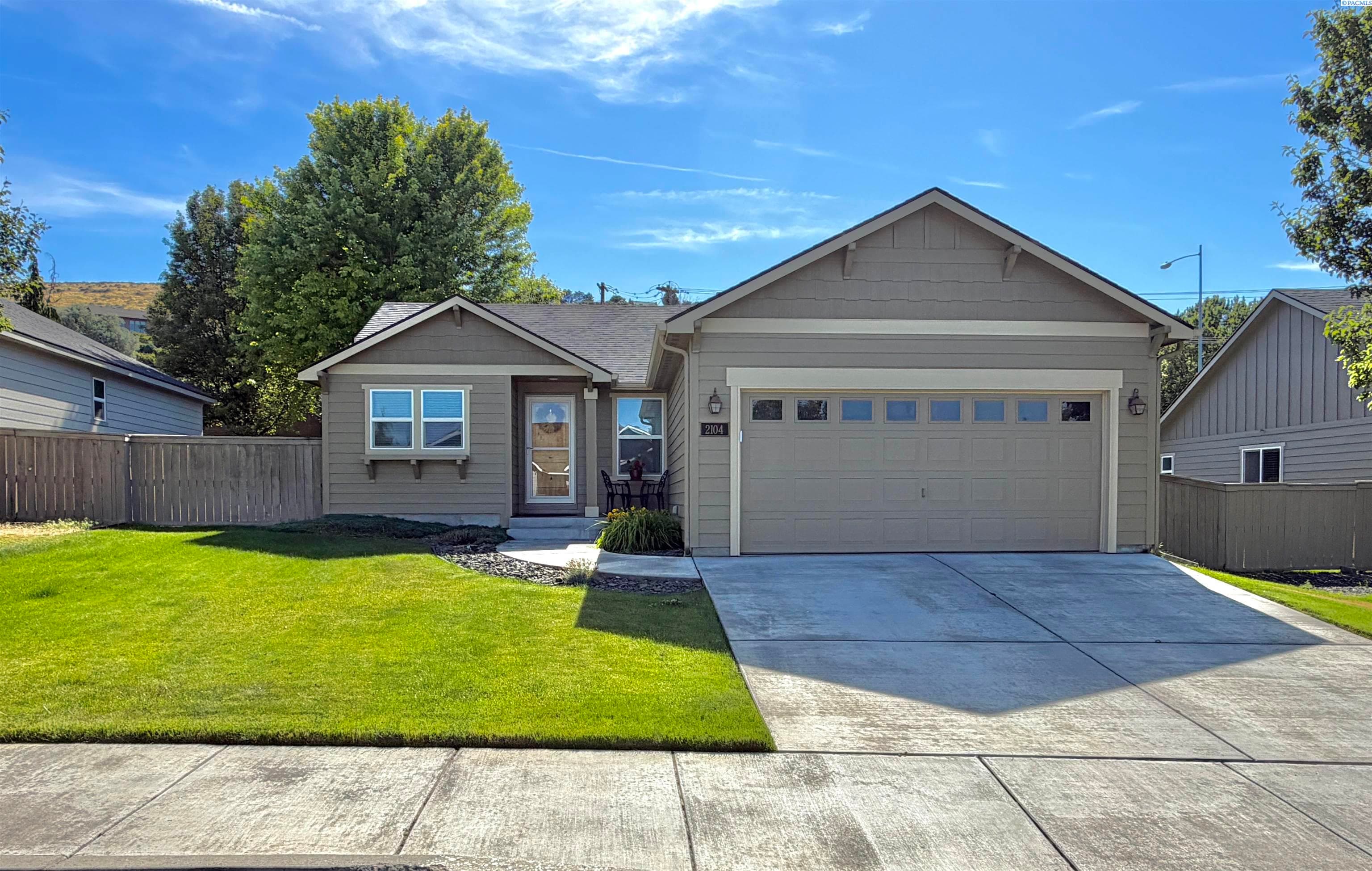 2104 Kellogg Pl