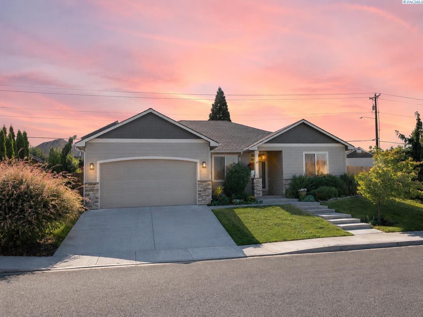 4304 Dennis Ct