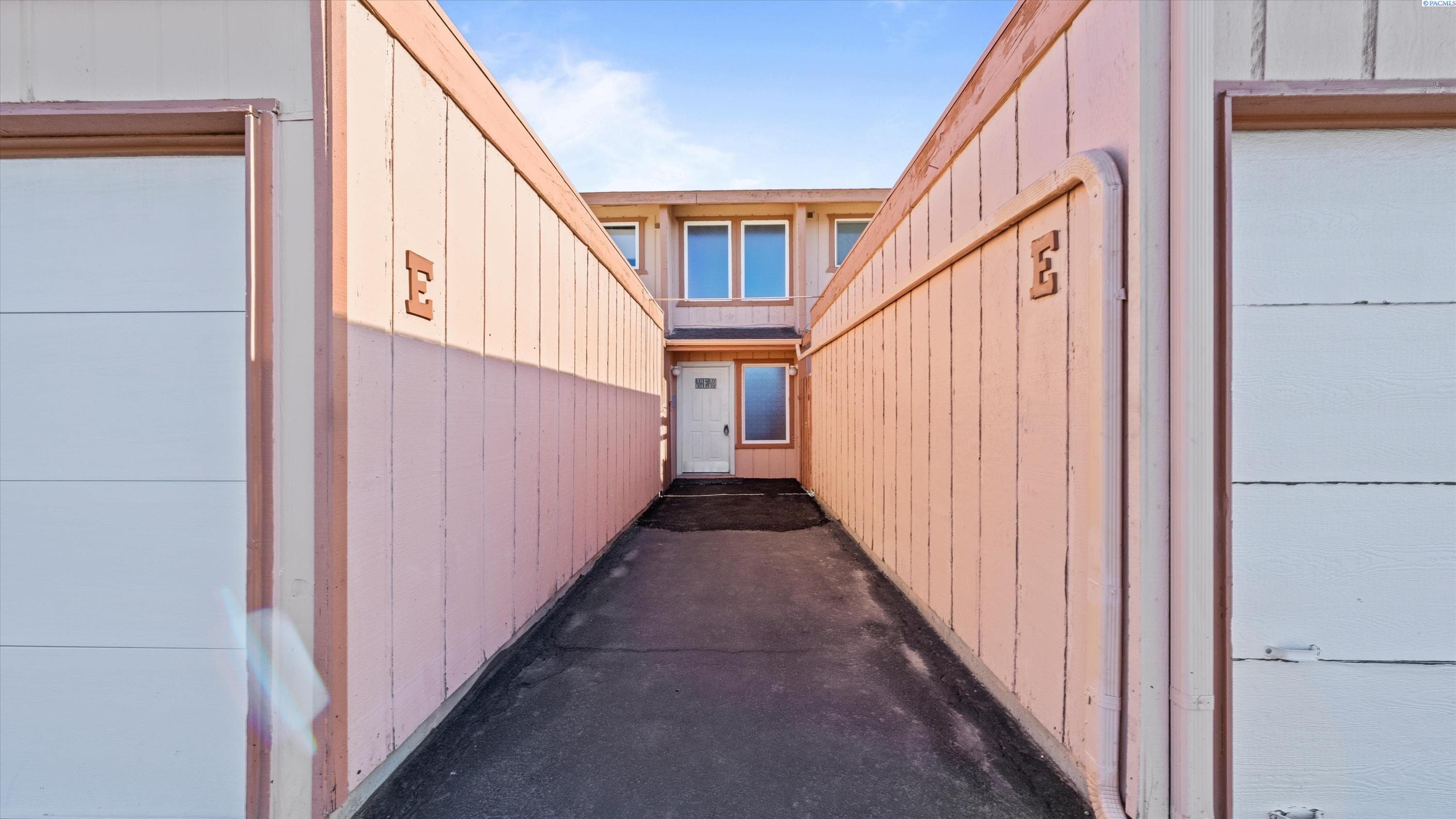 3121 Hood Ave.