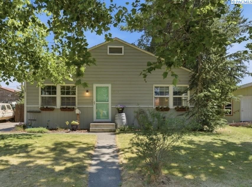 410 Winslow Ave