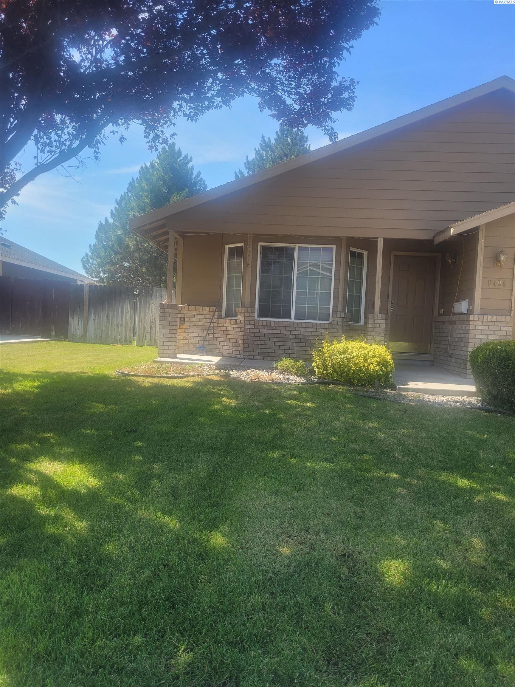 6408 Robinson Drive — photo 1