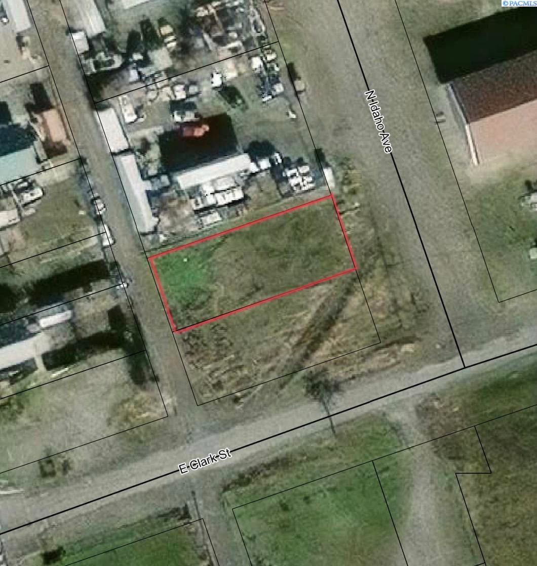 NKA Lot 15-16 N Idaho — photo 1