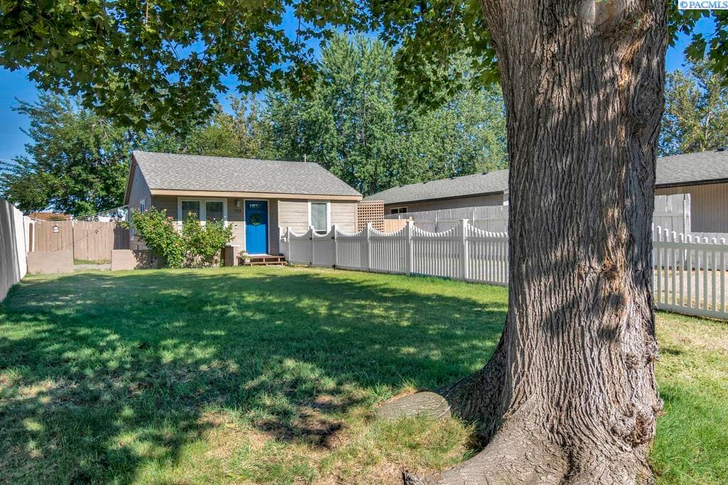 708 Sanford Ave — photo 1