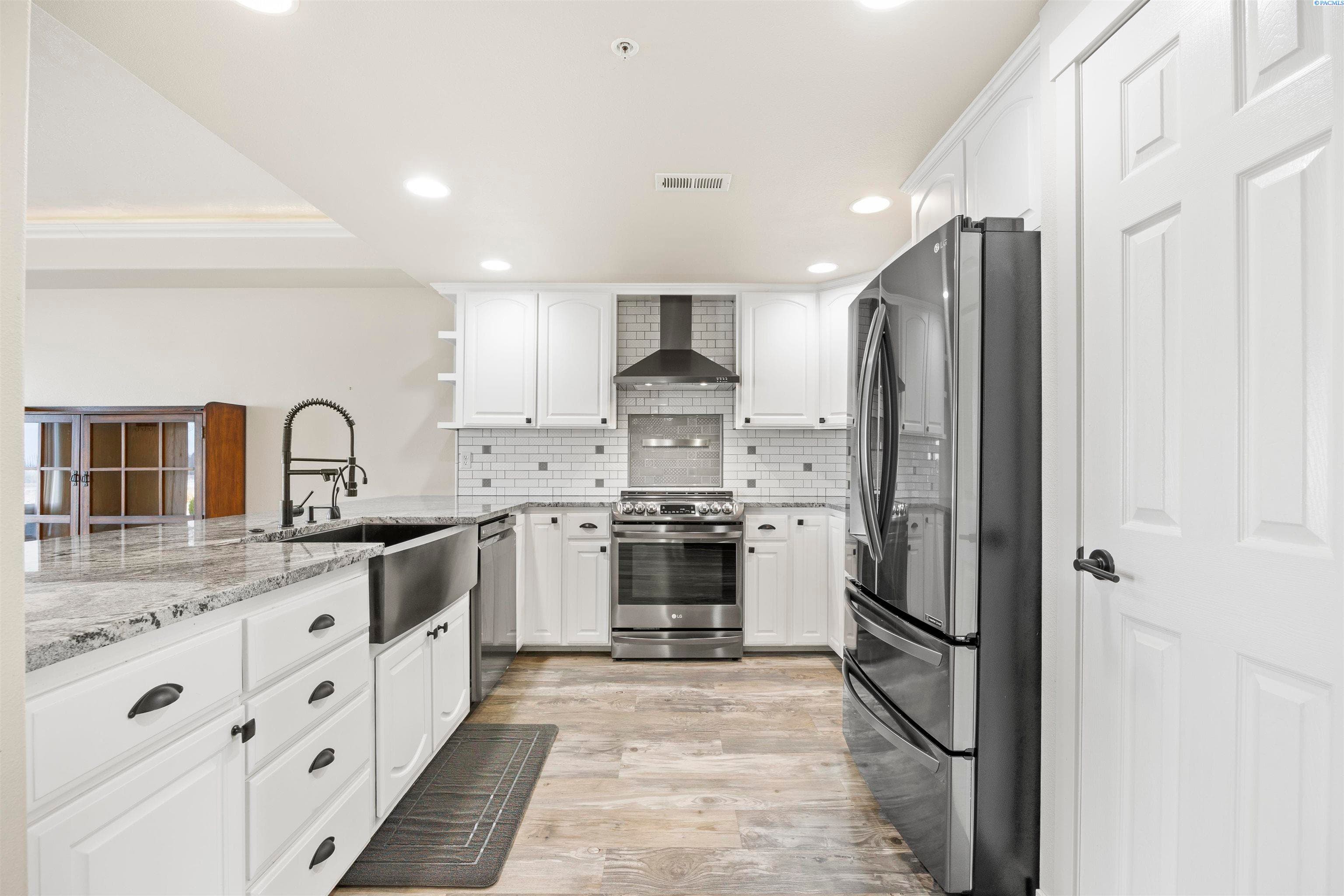300 Columbia Point Dr. Unit D101