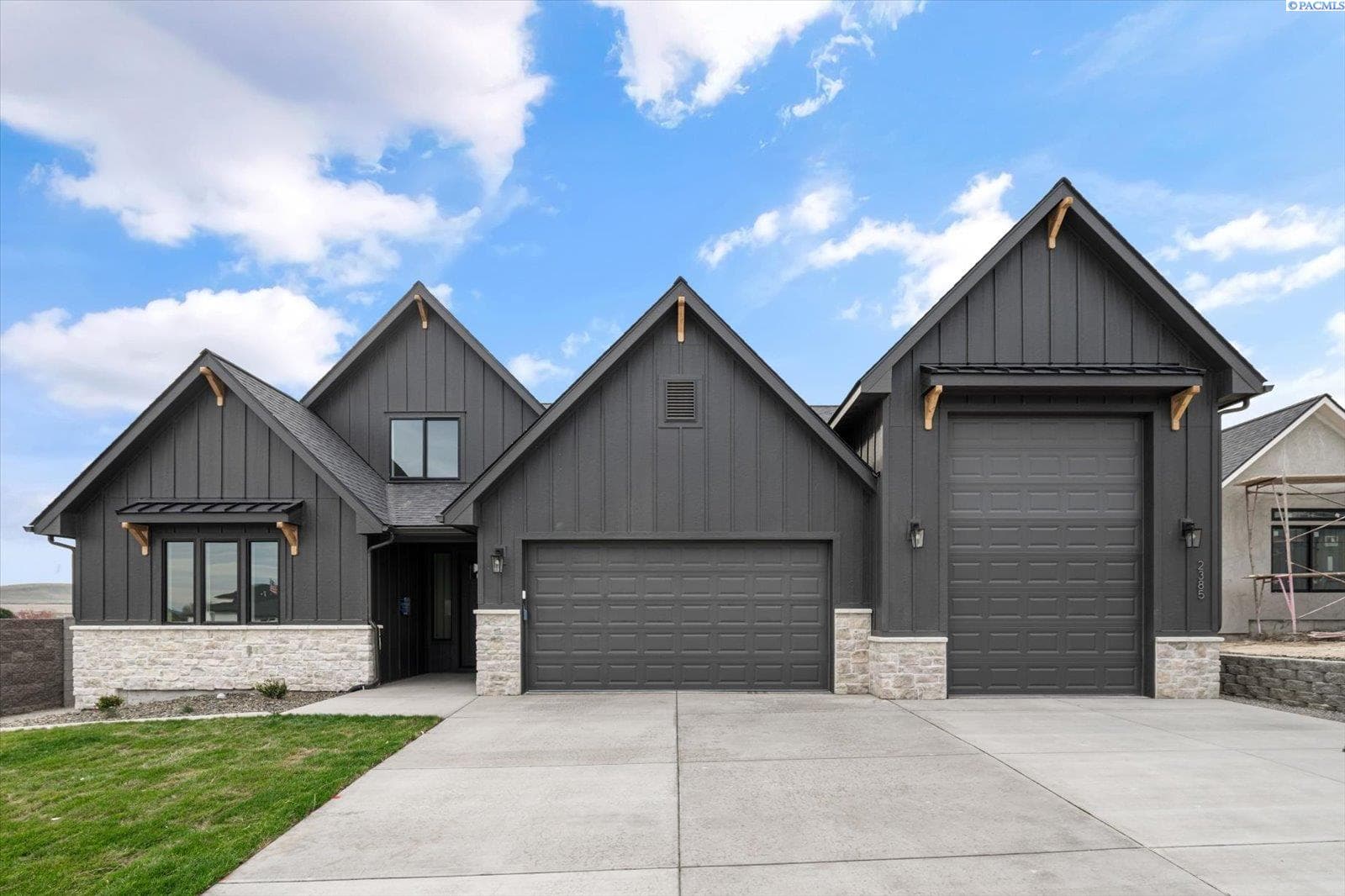 2385 Waterhill Ave.