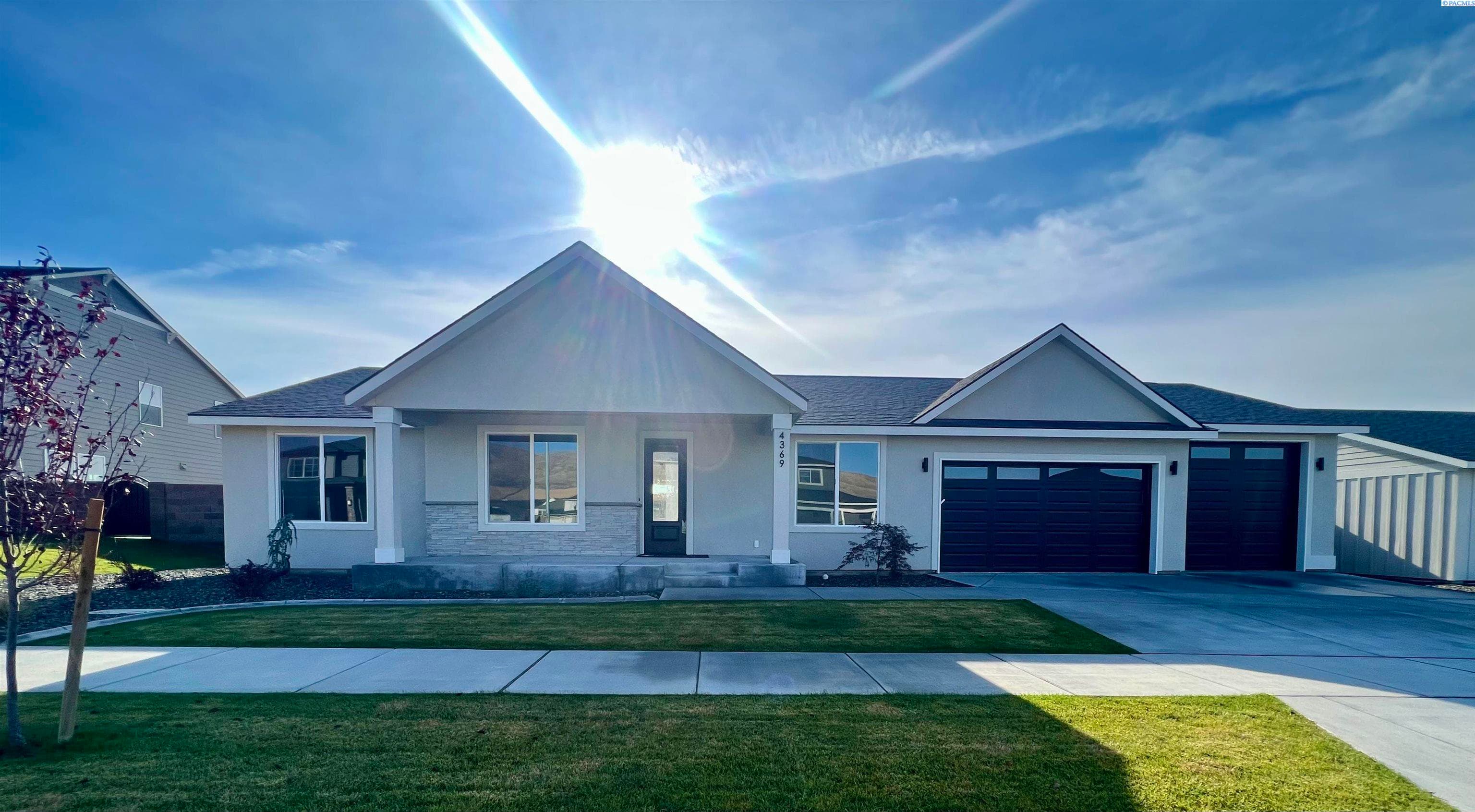 4369 Lolo Way