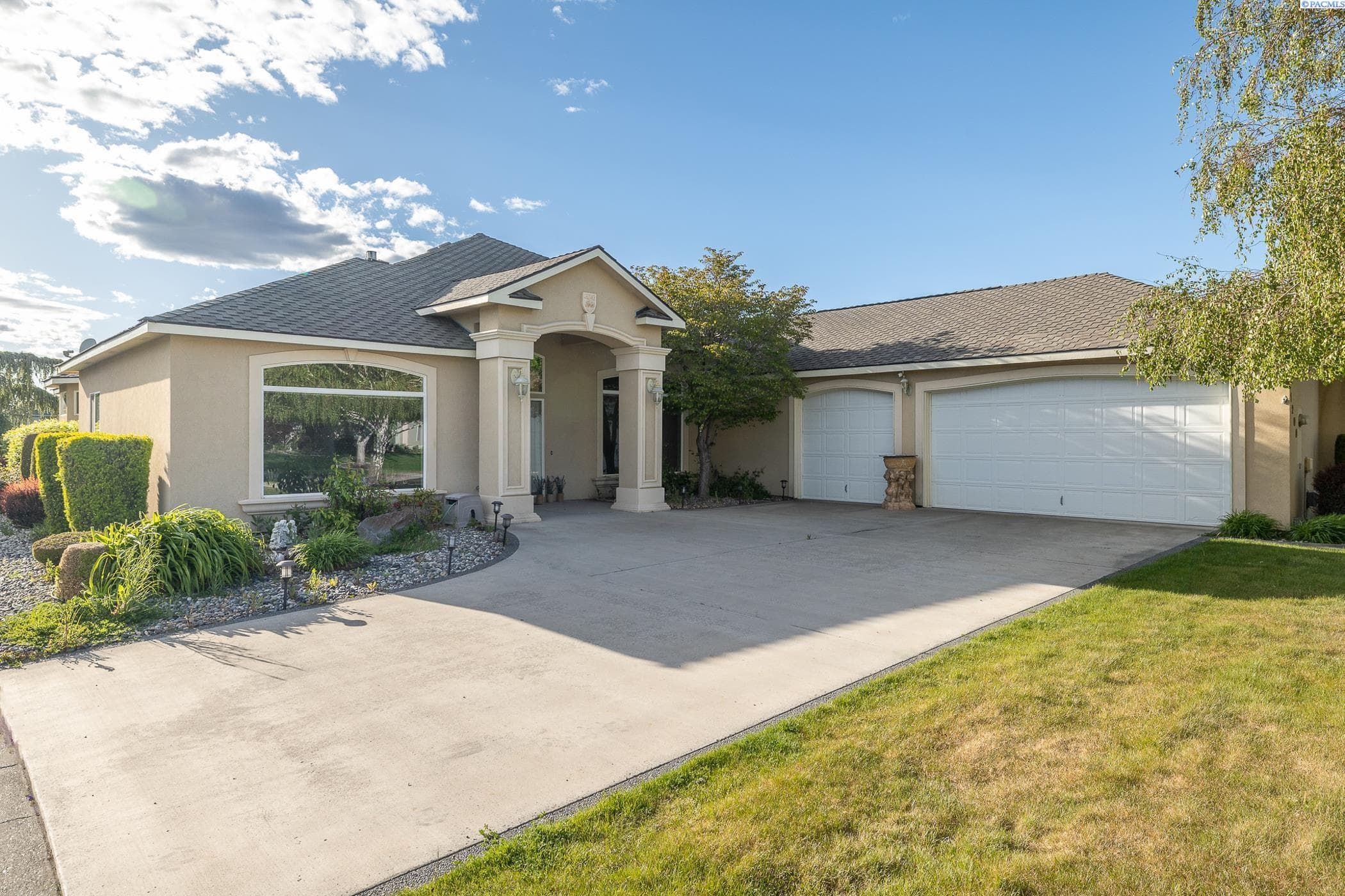 1200 Canyon Lakes Dr — photo 1