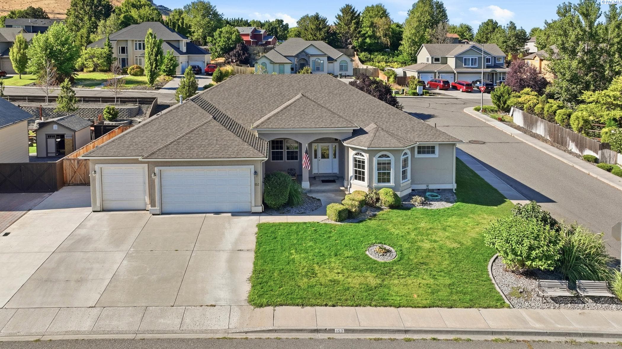 152 Erica Dr — photo 1