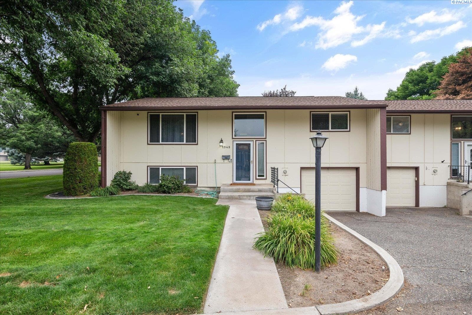1948 Mahan Ave — photo 1