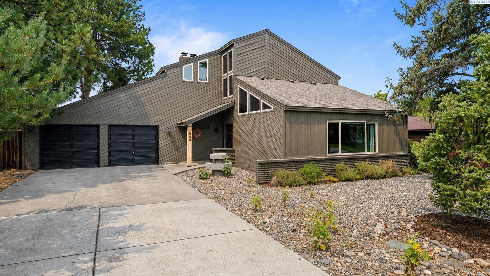 1936 Cypress Pl — photo 1