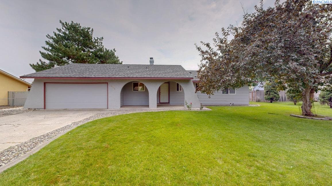 915 Huntington Place — photo 1