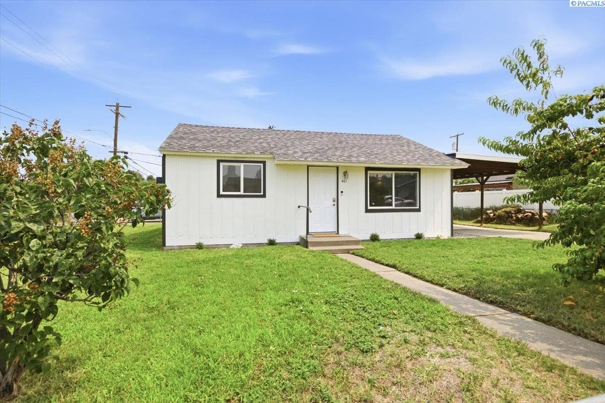 401 Yelm — photo 1