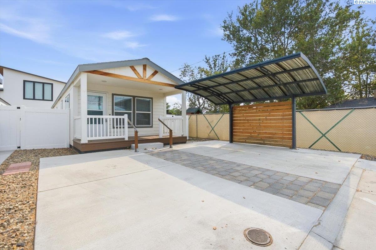 1119 Harrison Pl — photo 1