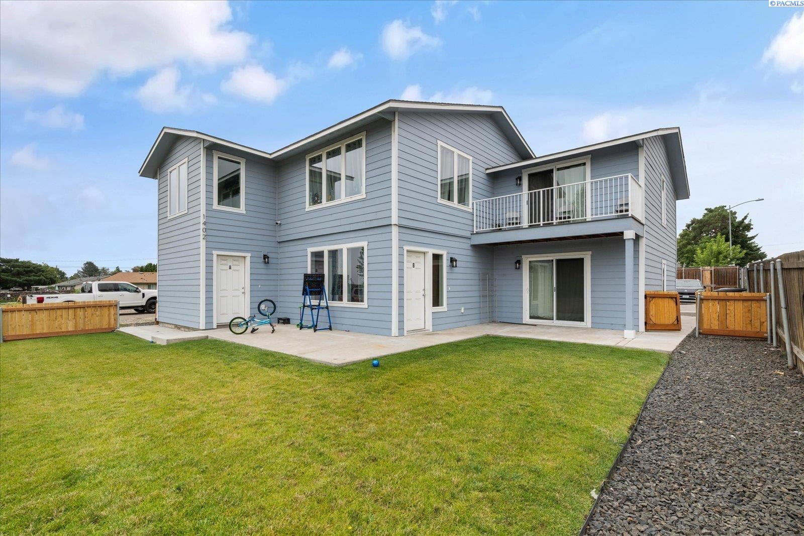 1402 Edison Street — photo 1
