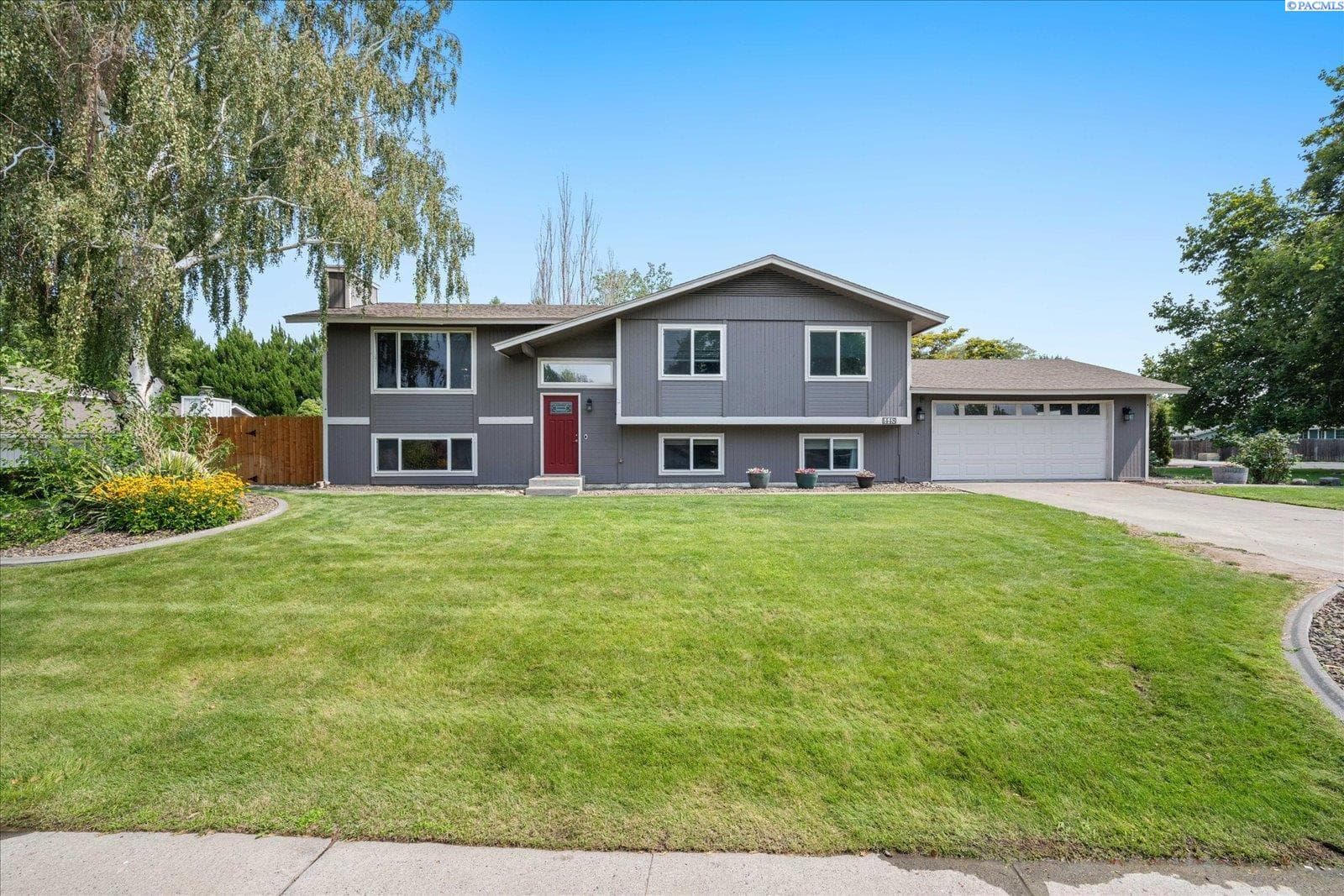 1448 Rimrock Ave. — photo 1
