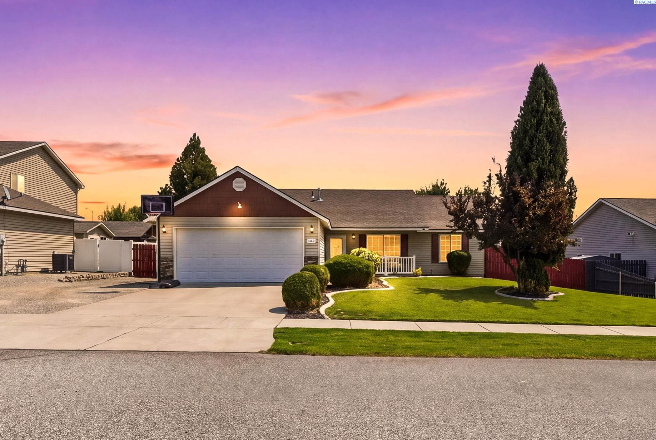 4011 Twilight Court — photo 1