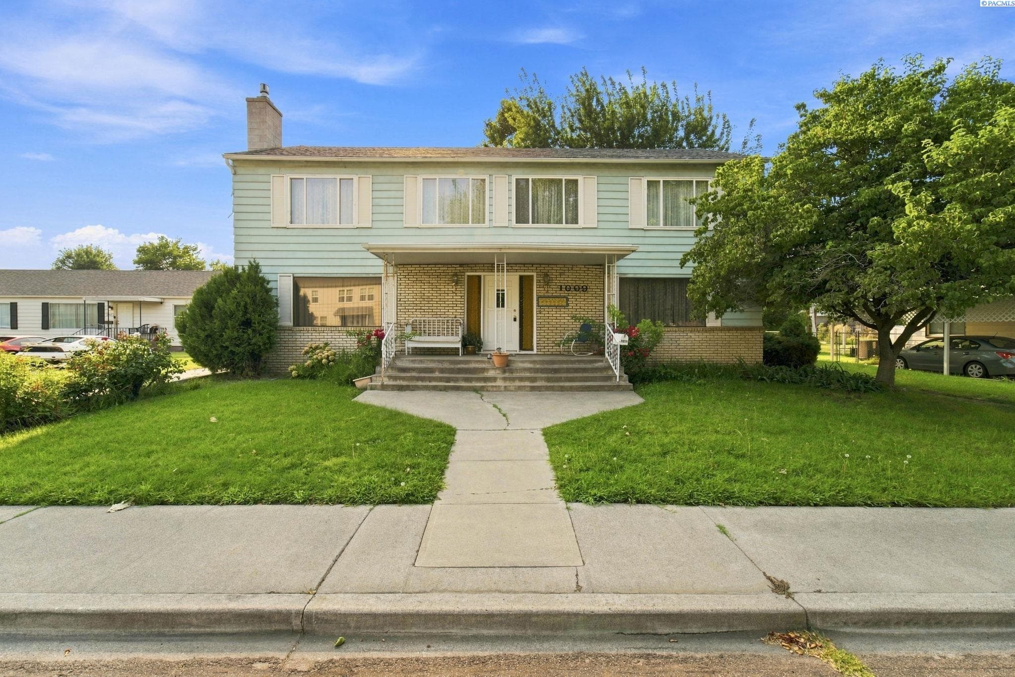 1009 Perkins Ave — photo 1