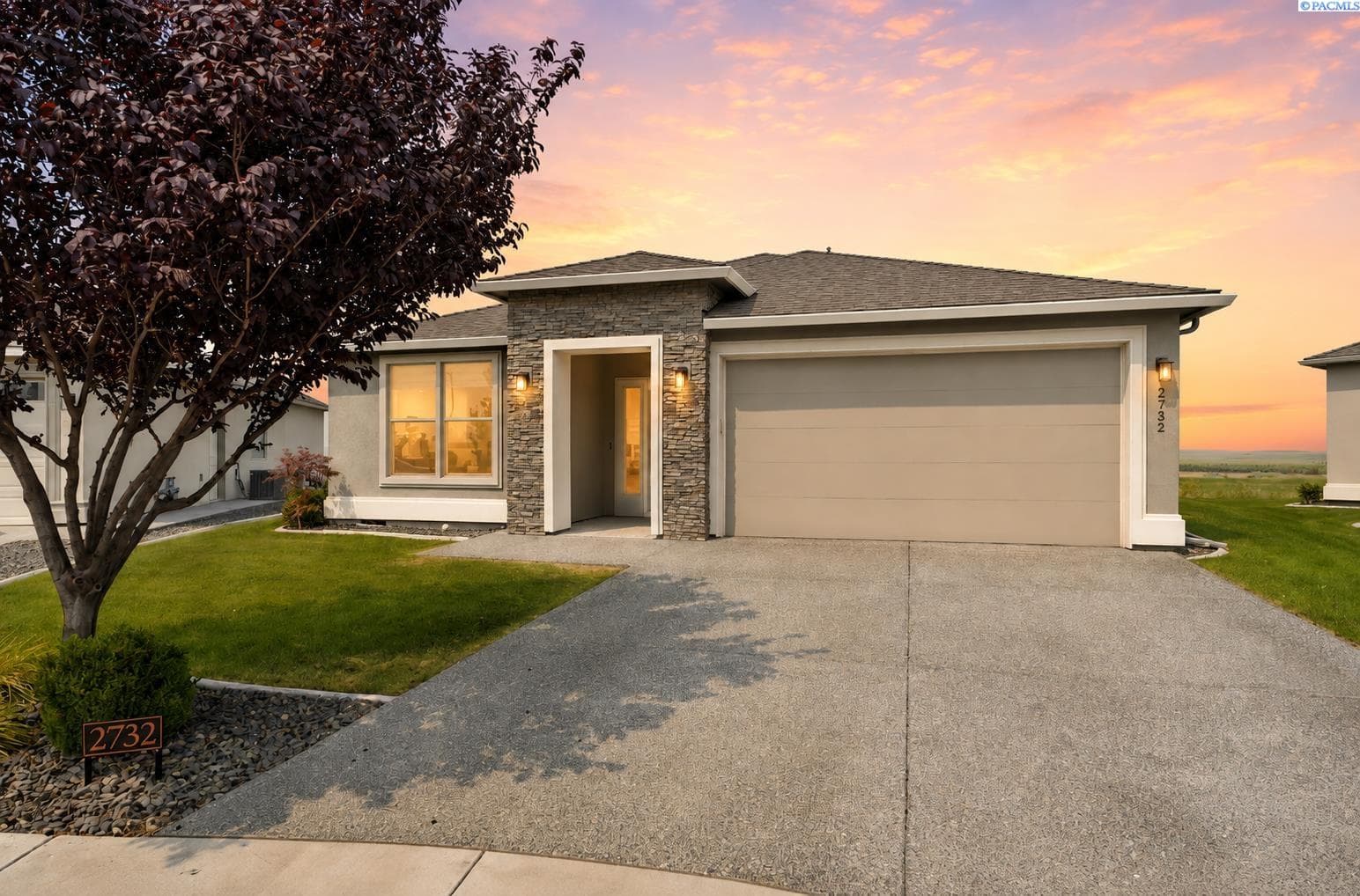 2732 Torrey Pines Way — photo 1