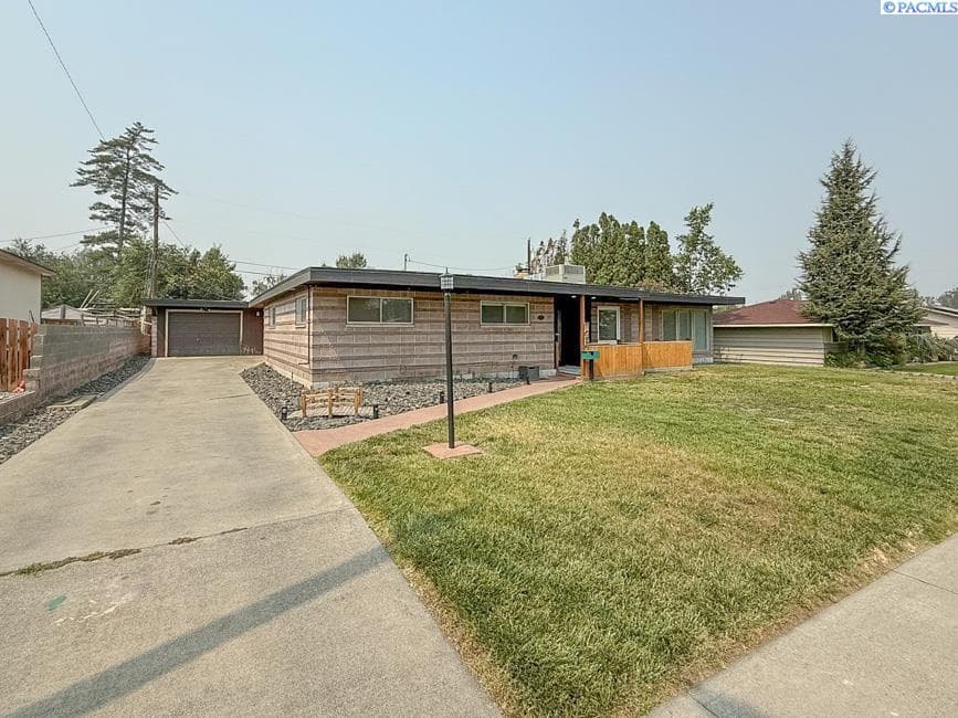 738 Sharron Street — photo 1