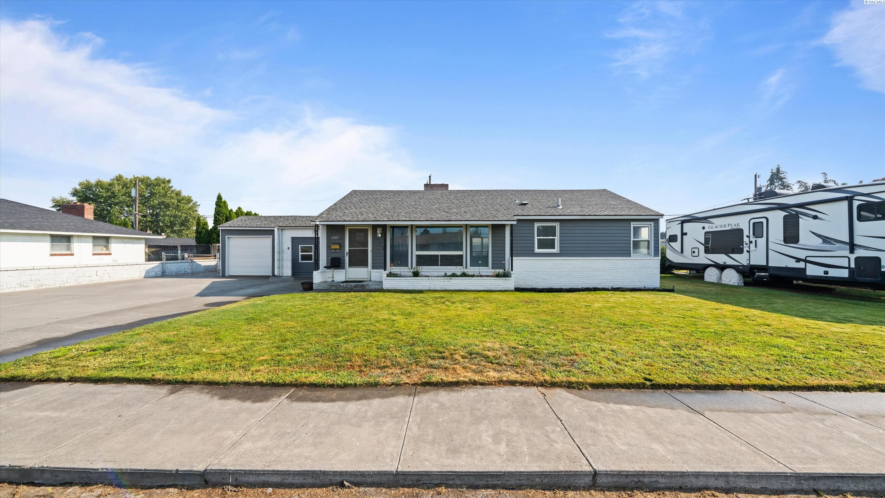 2507 Entiat Ave. — photo 1