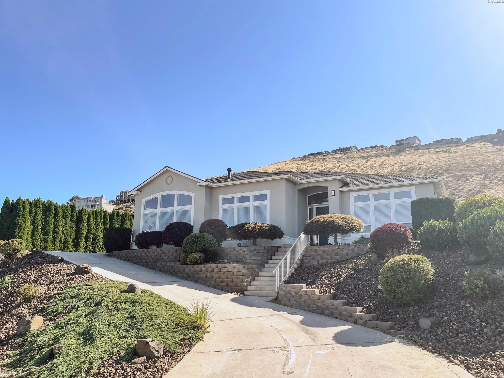 231 Meadowridge Loop — photo 1
