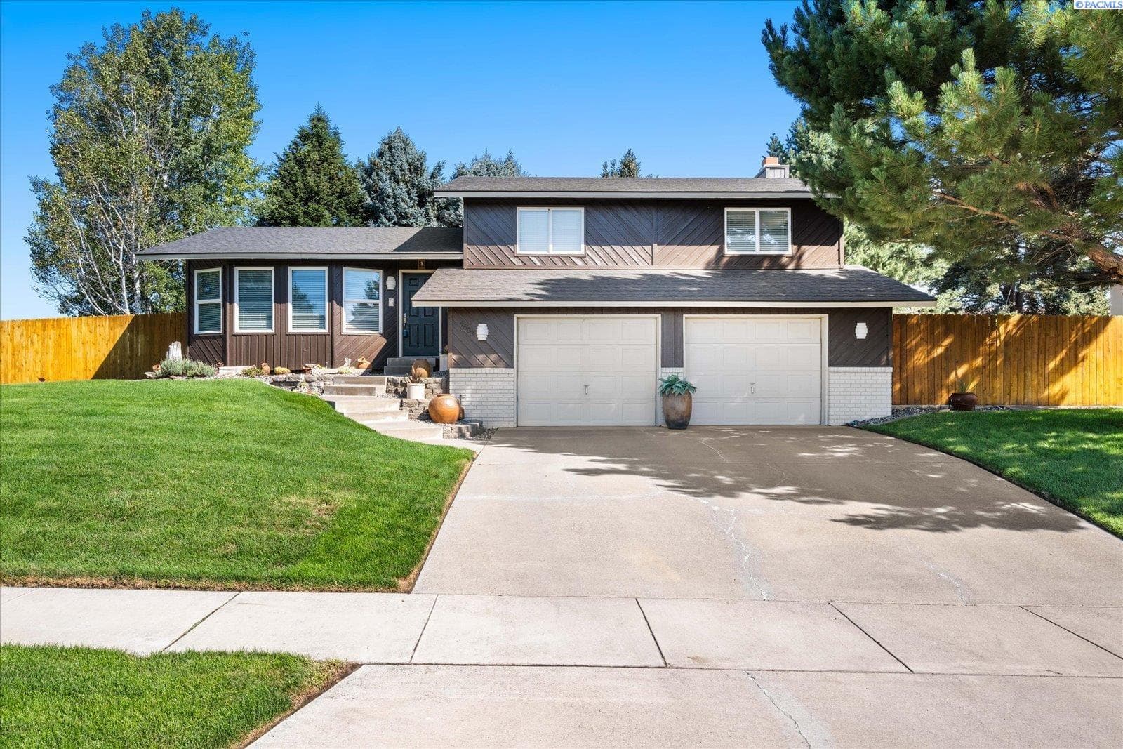 4603 Hilltop — photo 1