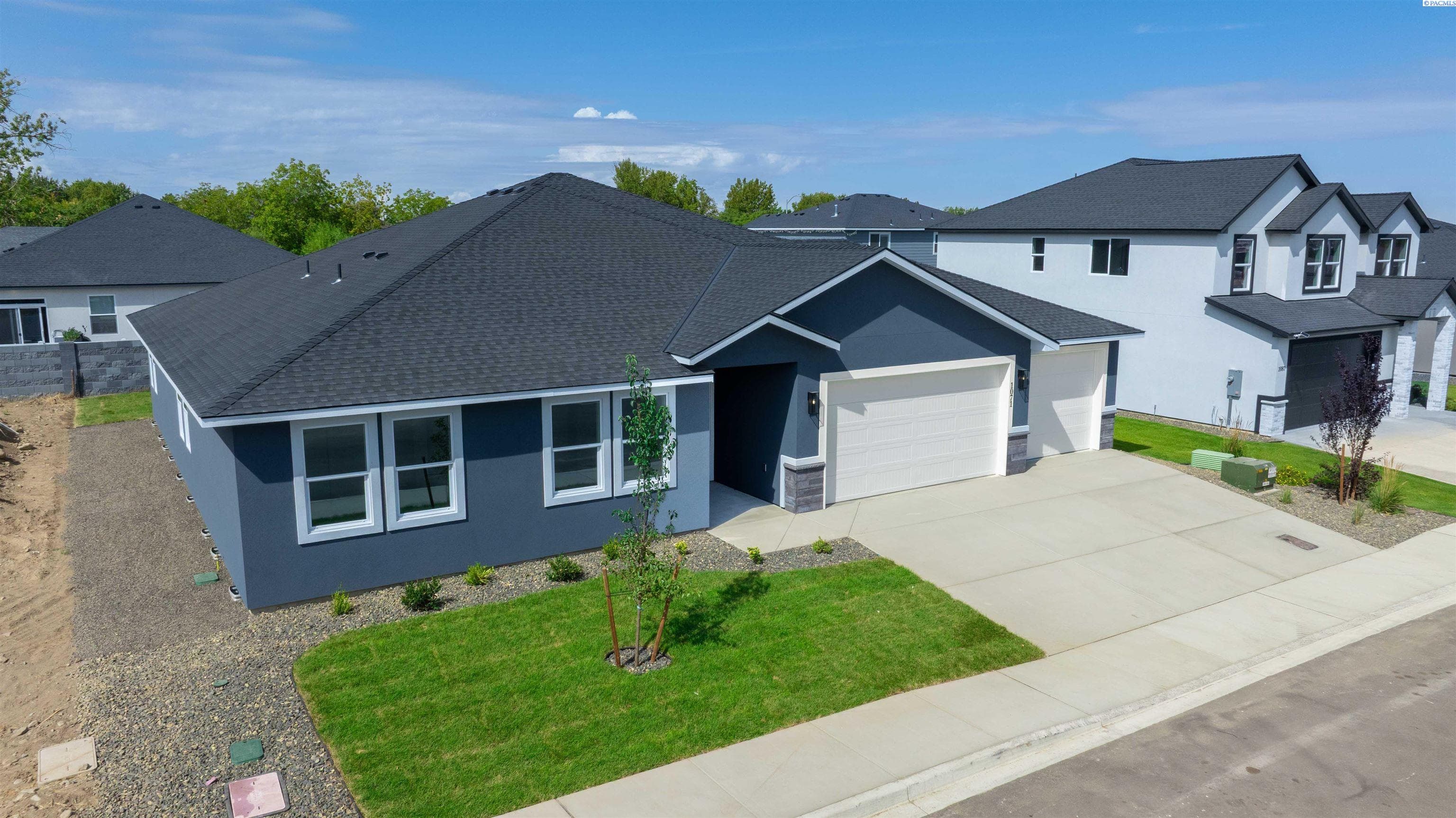 1071 Grant Pl — photo 1